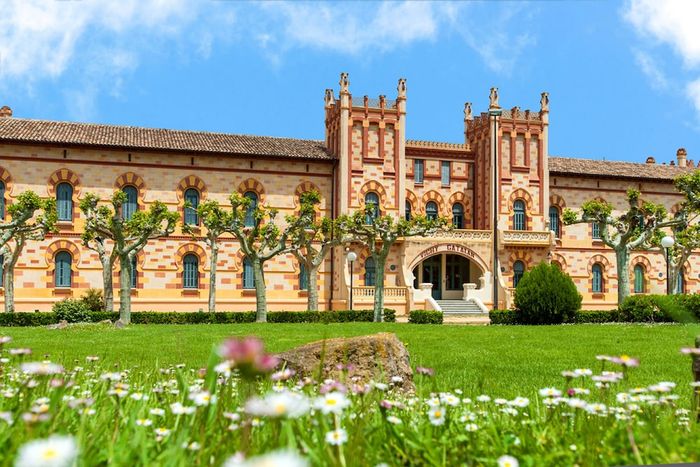 🫧EL BALNEARIO VICHY CATALÁN♒🕌 Alójate con desayuno y acceso diario a CIRCUITO TERMAL 🕌 ¡Un Oasis de tranquilidad en Girona! 📍Caldes de Malavella 