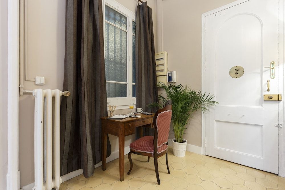 AinB Born-Via Laietana 2