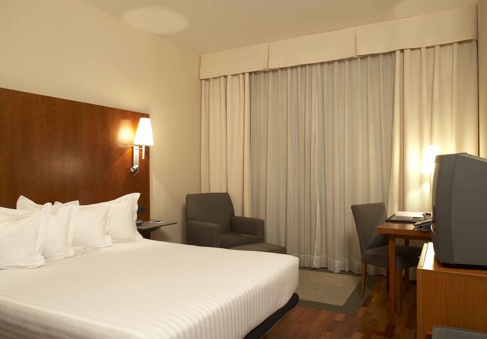 AC Hotel Alcala de Henares by Marriott 3