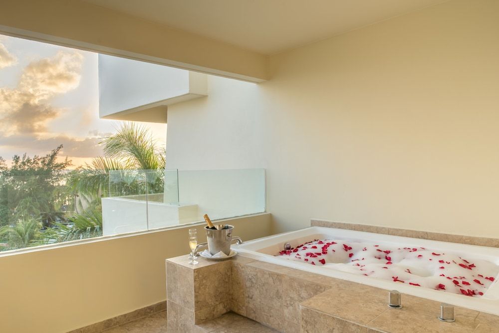 Privilege Aluxes - Isla Mujeres 2