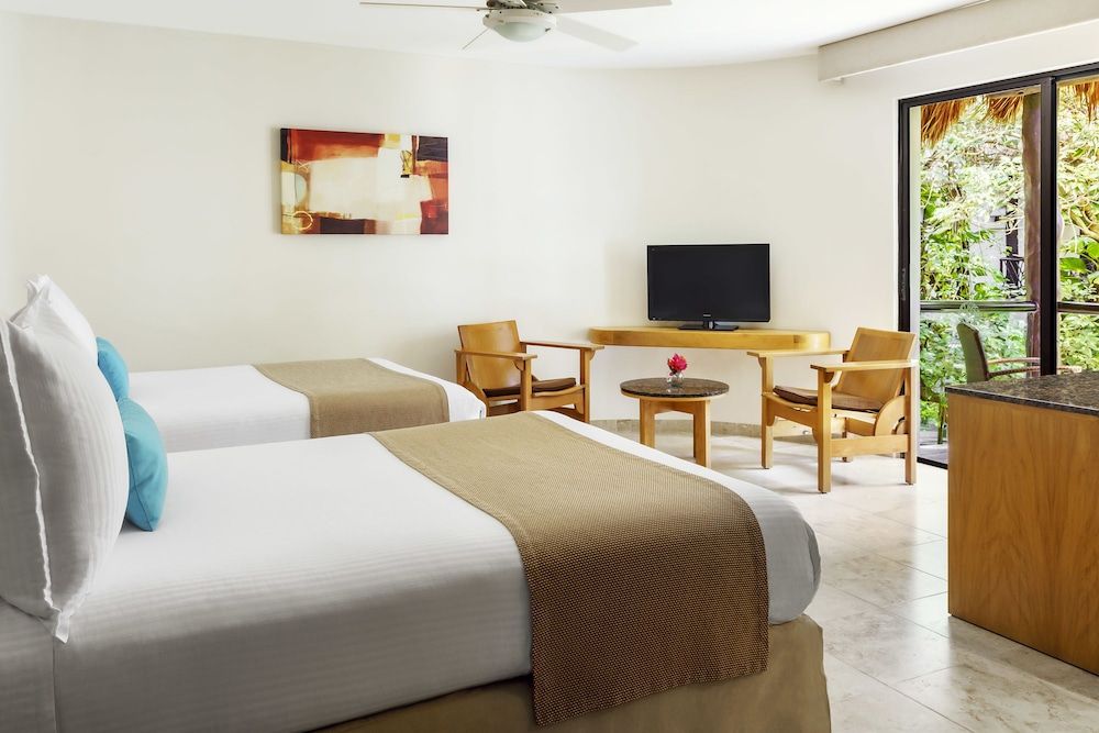 The Reef Playacar Beach Resort & Spa 2