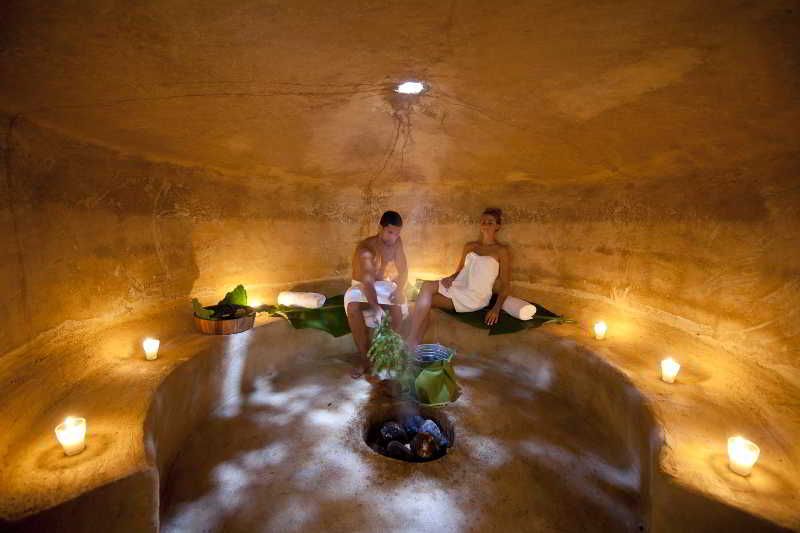 Casa Bonita Tropical Lodge 2