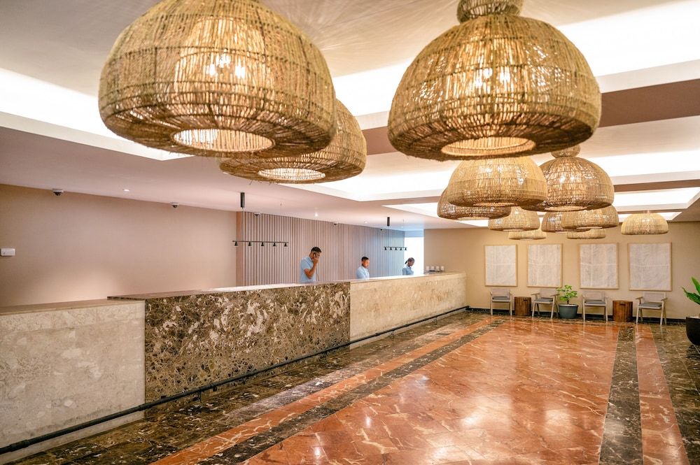 Coral Costa Caribe Beach Resort - All Inclusive 3