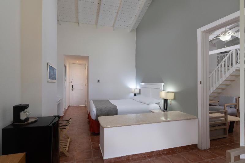 Wyndham Alltra Samana All Inclusive Resort 1