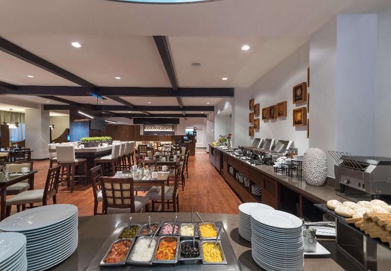 Courtyard Santo Domingo 1