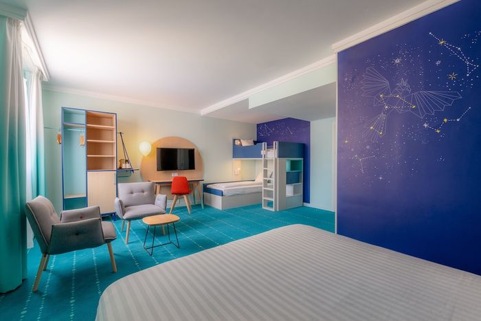🪄 ¡TODA LA MAGIA DE DISNEYLAND® PARIS YA EN 2025 🏰 Hotel 4* con Desayuno + Entradas de 1 día al Parque 🚌 A solo 10 min del parque  