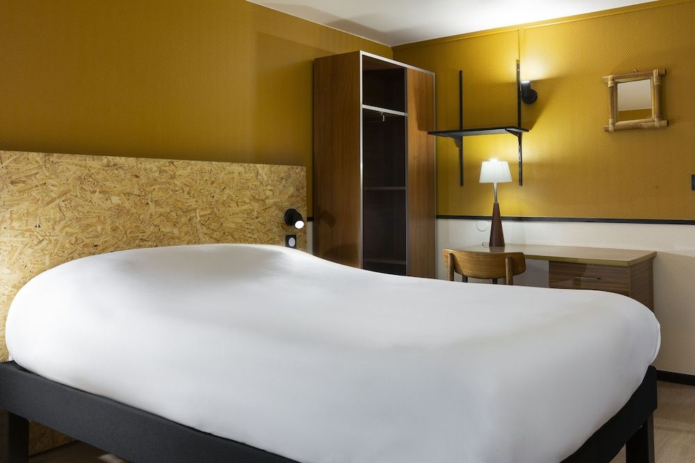 greet Hotel Villeneuve La Garenne 3
