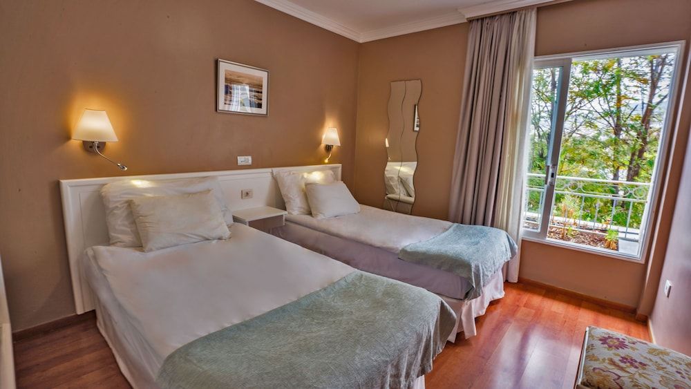 Coral La Quinta Park Suites 3