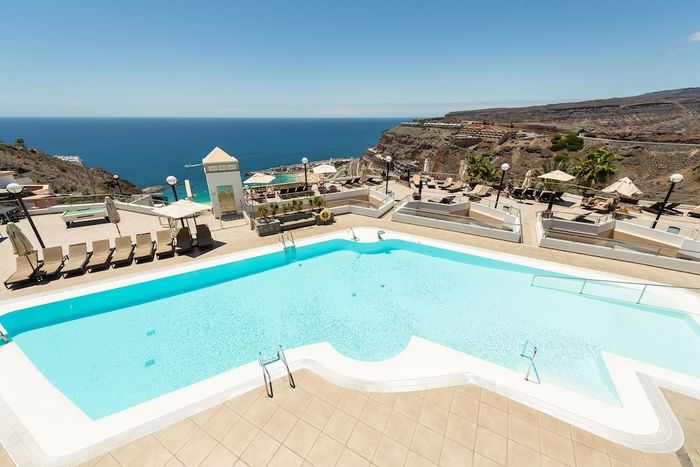🌅¡VISTAS DE ENSUEÑO Y RELAX TOTAL EN GRAN CANARIAS! Desde 3 noches en un exclusivo Resort 4* con piscina cerca de la playa | Amadores