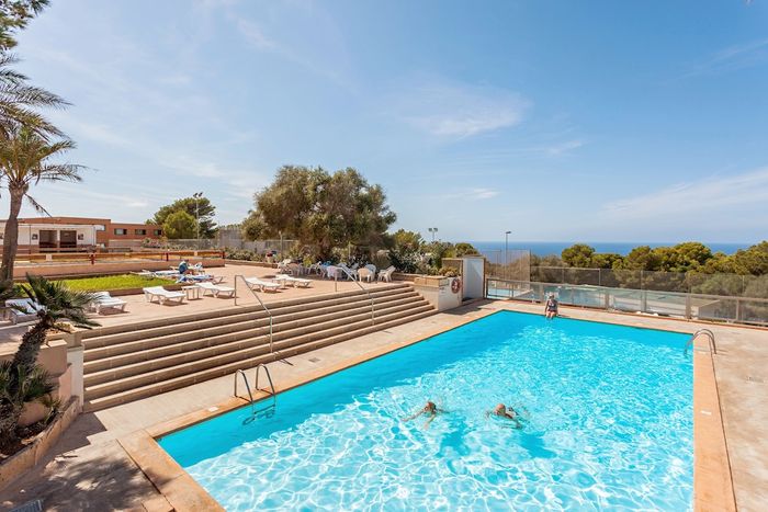 🍸¡UN TODO INCLUIDO CON VISTAS AL MAR EN MALLORCA!🌅 Desde 4 noches: Ferry con tu coche + Hotel familiar | El arenal