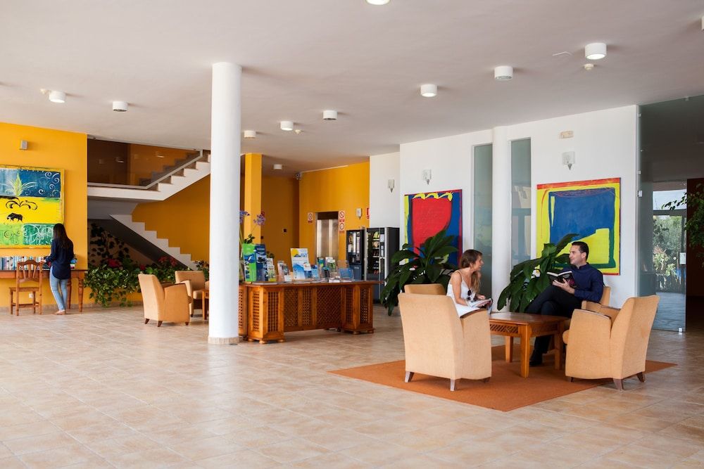 Apartamentos la Caleta 2