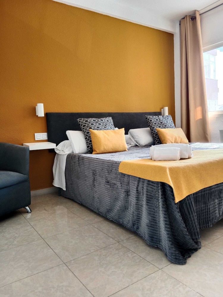 Apartamentos El Velero 2