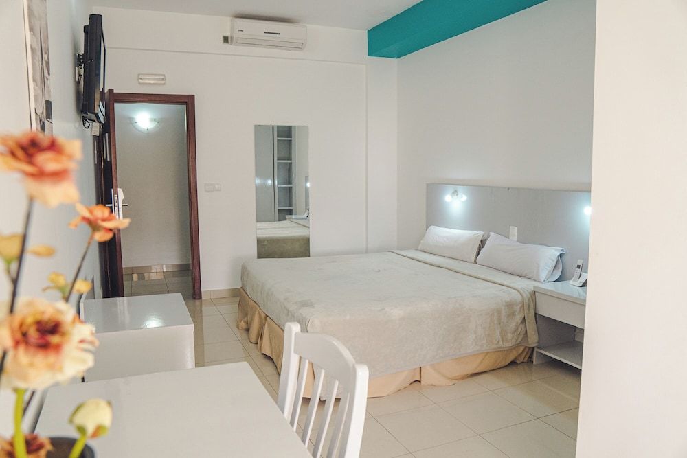 LIVVO Don Paco Hotel 2