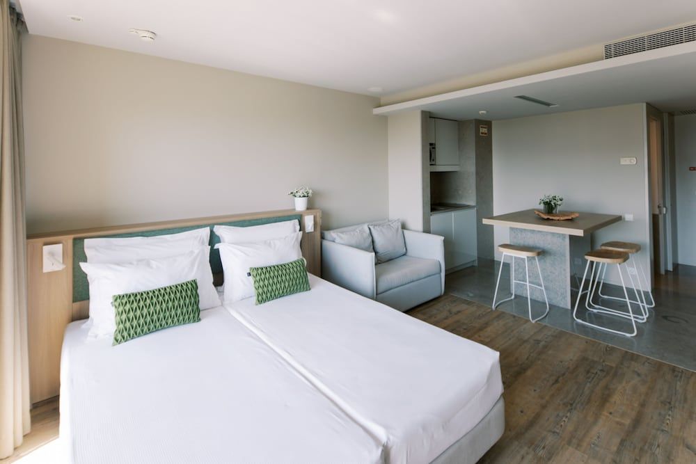 The Pearl Troia 3