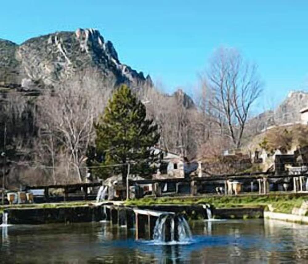 De La Trucha Hotel 1