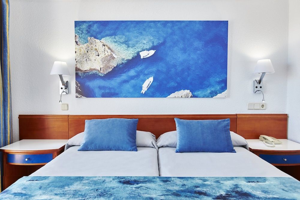 Universal Hotel Romantica 3