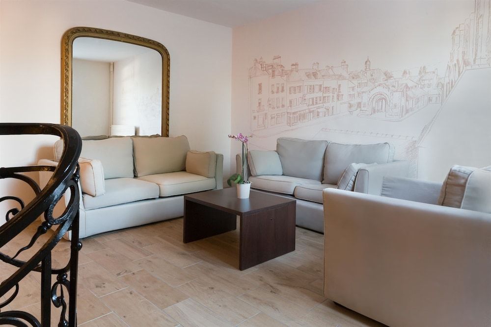 Best Western Blanche De Castille Dourdan 2