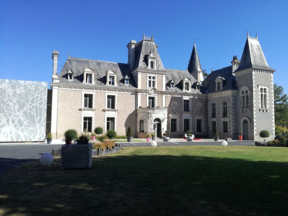 Château de La Barbinière 4 estrelas em Saint-Laurent-sur-Sèvre