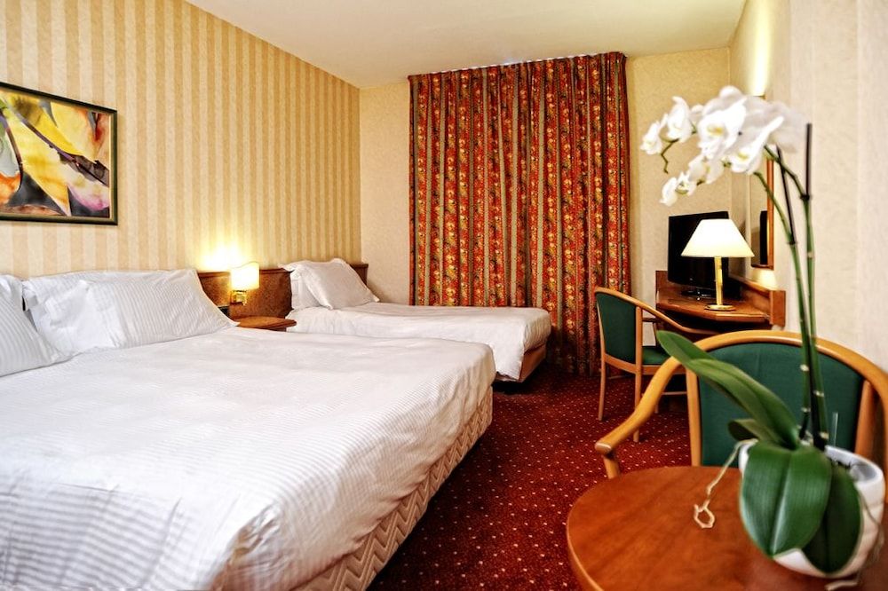 Meditur Hotel Pomezia 2