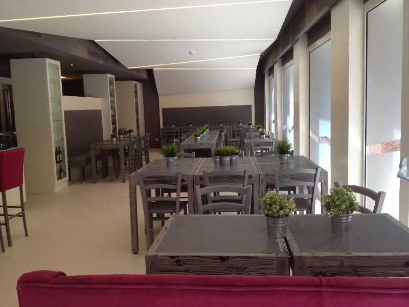 Moderno Hotel Roma 1
