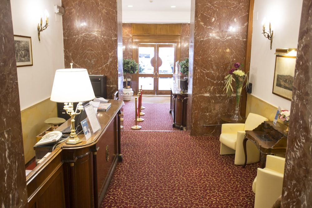 Napoleon Hotel 3