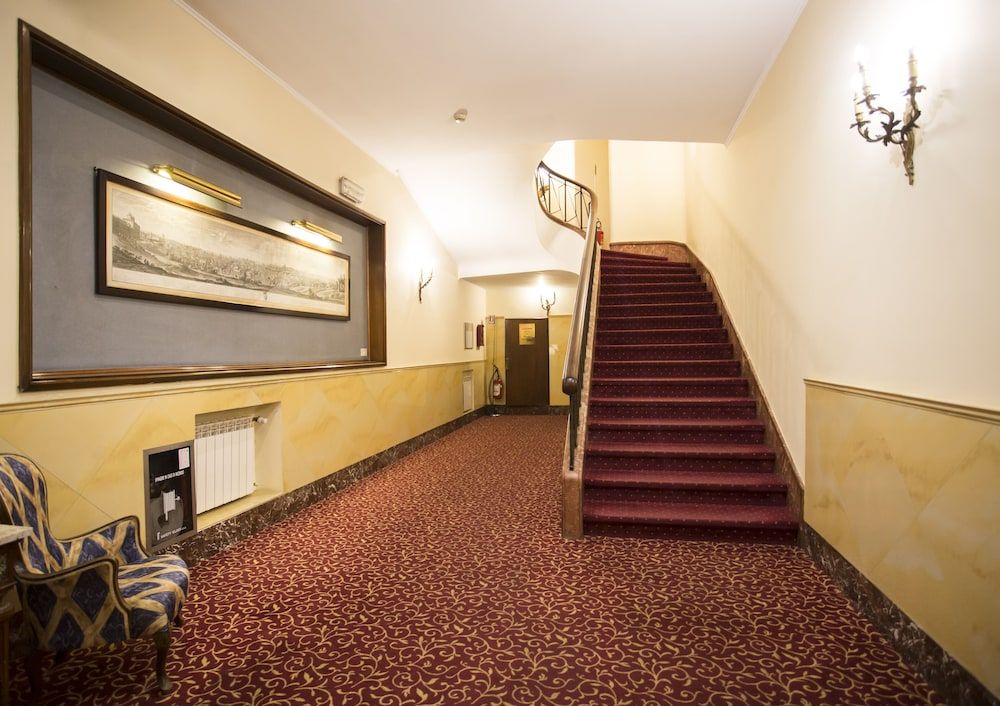Napoleon Hotel 2