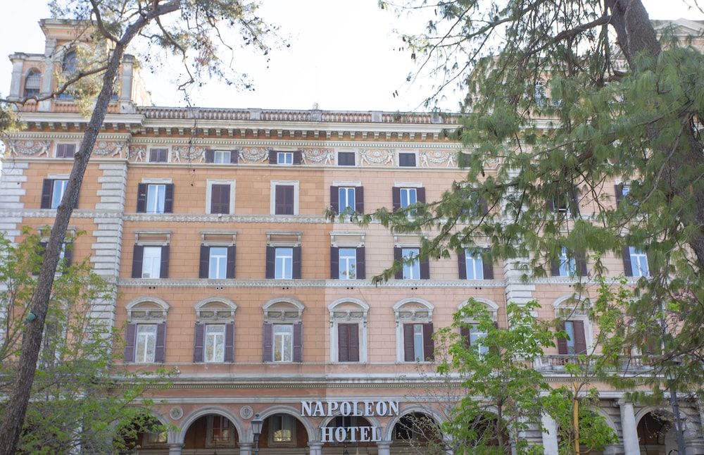 Napoleon Hotel 1
