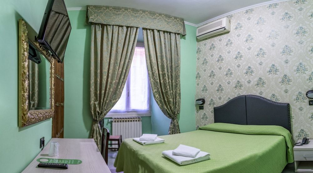 Hotel Ferrarese Roma 2