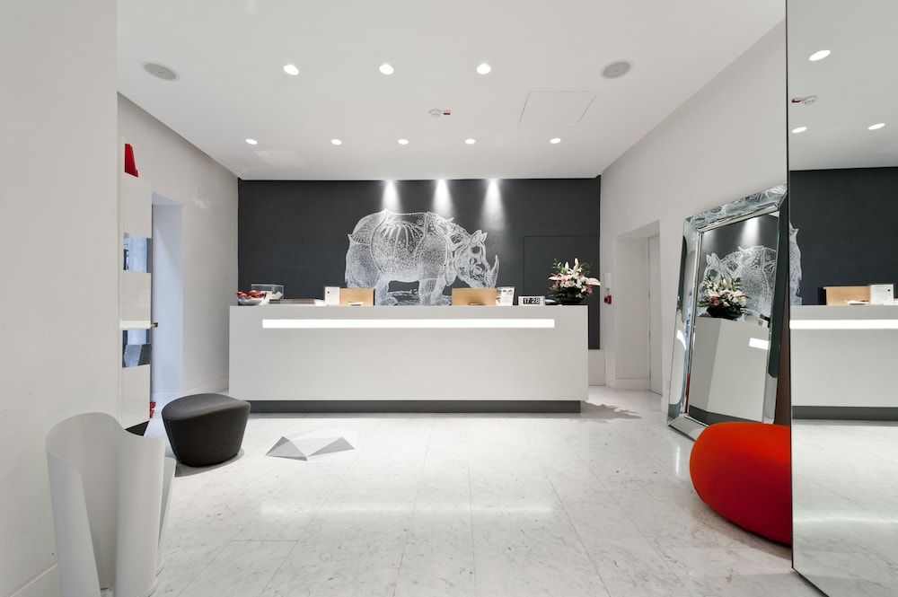 Hotel White 3