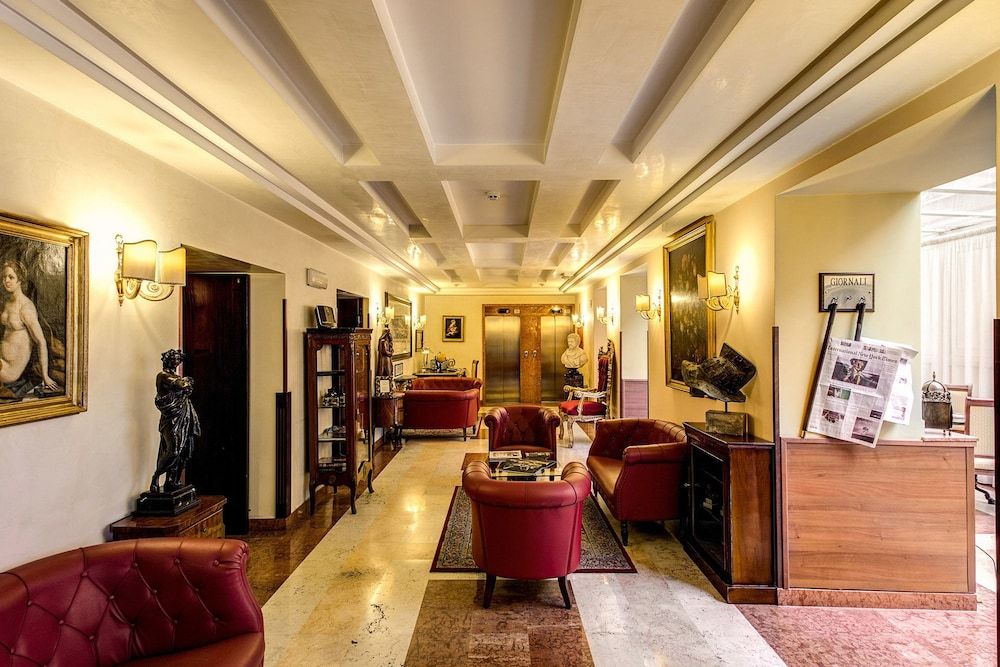 Aurelius Art Gallery Hotel 2