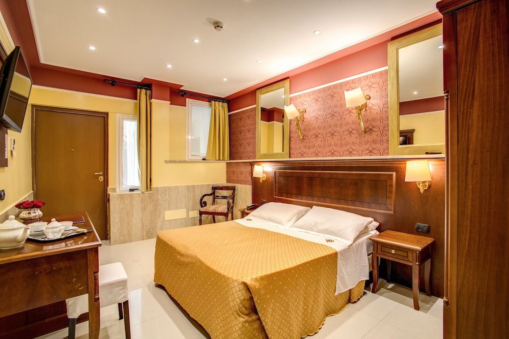 Aurelius Art Gallery Hotel 3