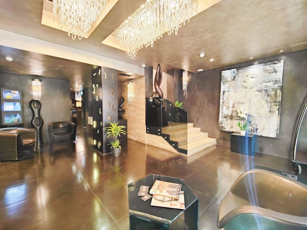 Hotel Divina Luxury 3