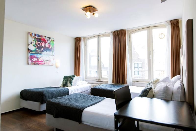 Quentin Arrive Hotel 1