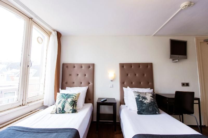 Quentin Arrive Hotel 3