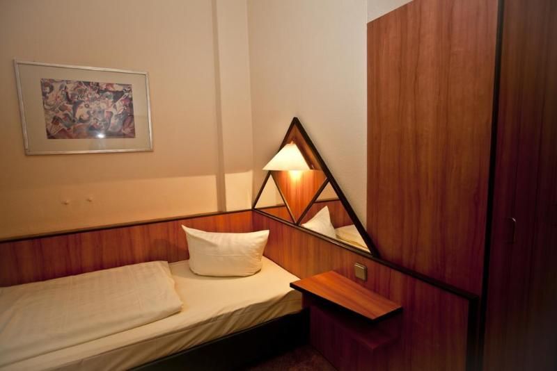 Hotel Am Anhalter Bahnhof 2