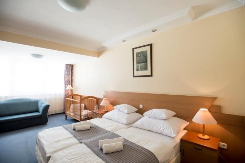 Hotel Marina Port 2