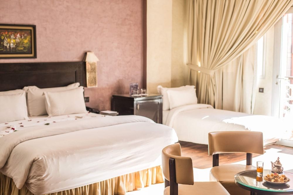 Almas Hotel 1