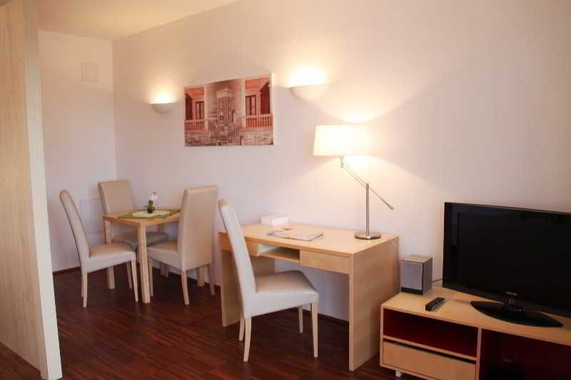 CheckVienna - Maria-Theresien-Strasse 1