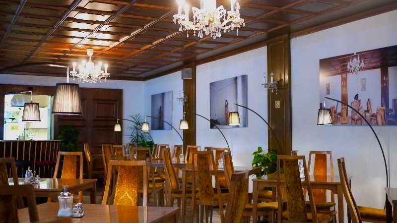 Am Brillantengrund 1