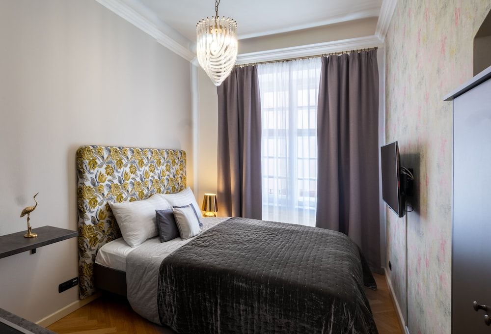 Chateau 9 Apartments by Adrez Living 2