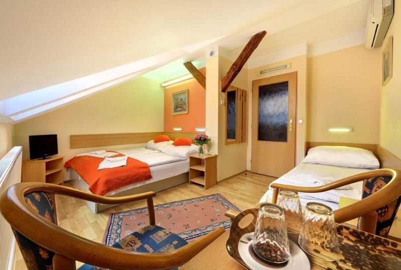 Hotel Golden City Garni 3