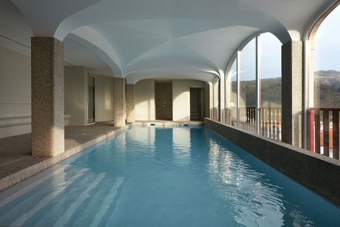 👉 Relaxe em Hotel 4* acolhedor com piscina interior | Serra da Estrela