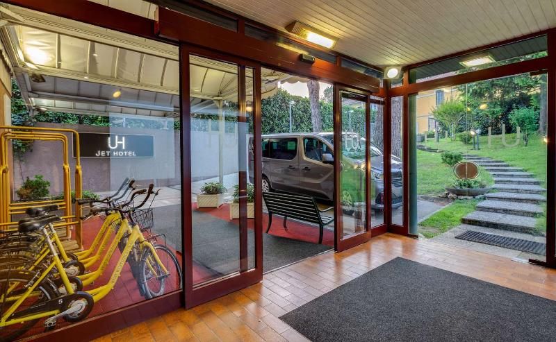 Jet Hotel, Sure Hotel Collection by Best Western 2