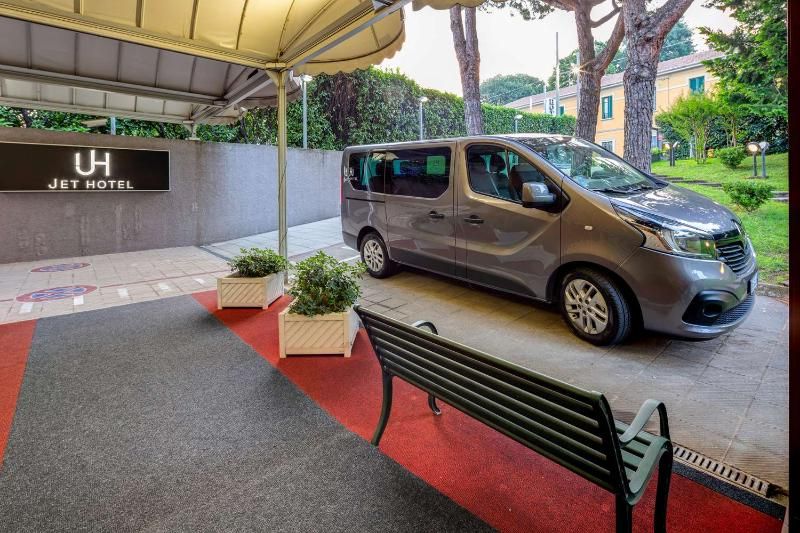 Jet Hotel, Sure Hotel Collection by Best Western 3