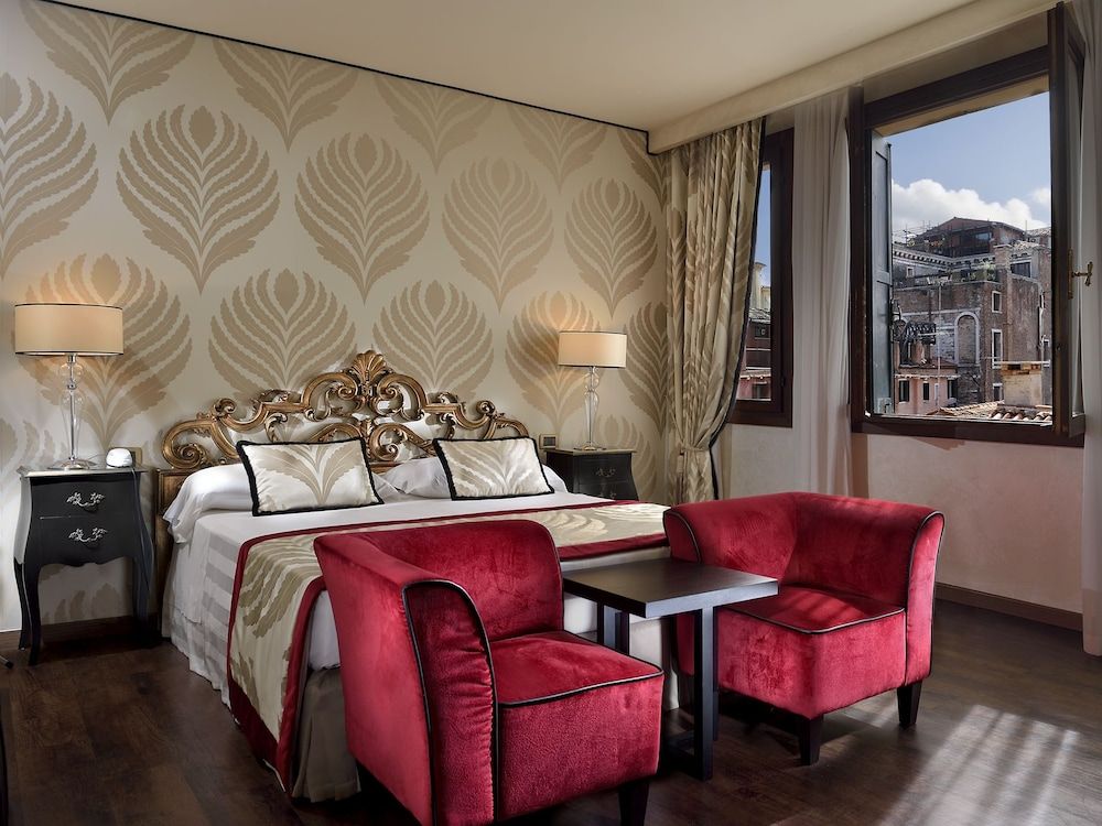 Amadeus Hotel 1