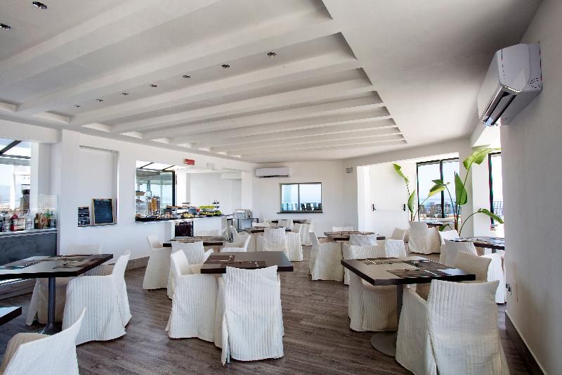 Yachting Palace 3 estrelas em Riposto