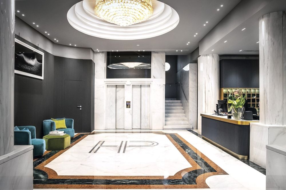 Hotel Plaza e de Russie 2