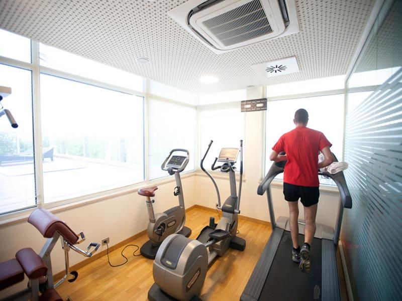 Breaking Business Hotel 2