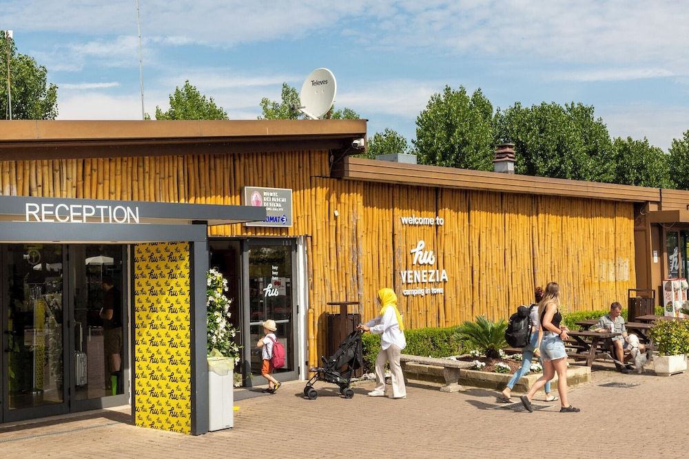 Hu Venezia Camping in Town 3