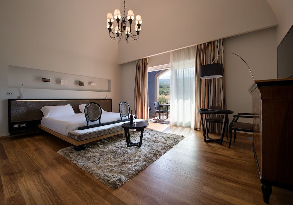 Villa Neri Resort & Spa 3